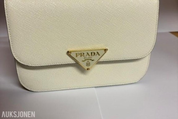 TOLLAUKSJON- Prada Patina leather bag